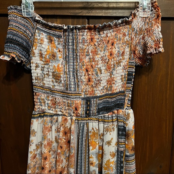 Off the Shoulder Ruched Boho Bohemian Floral Print Flowy Midi Dress - Picture 3 of 3